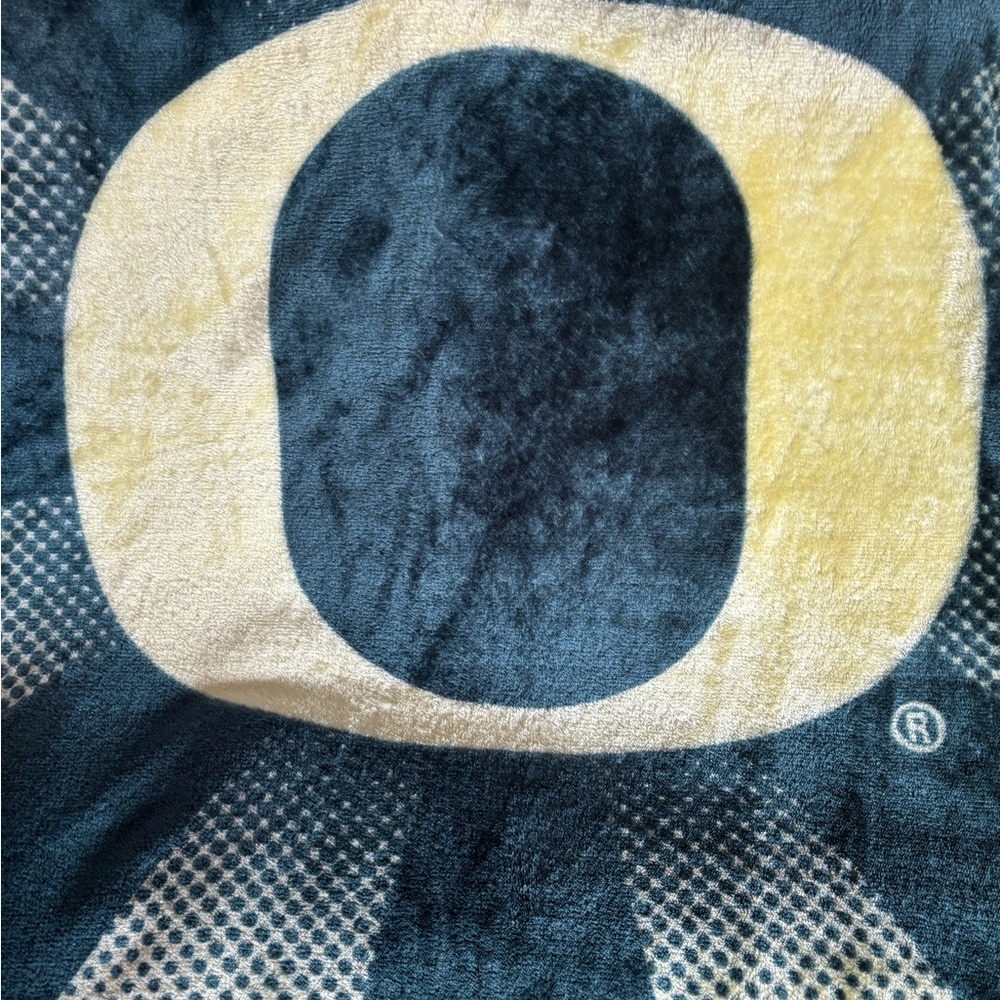 Oregon Ducks throw blanket 48x60 - Picture 2 of 4